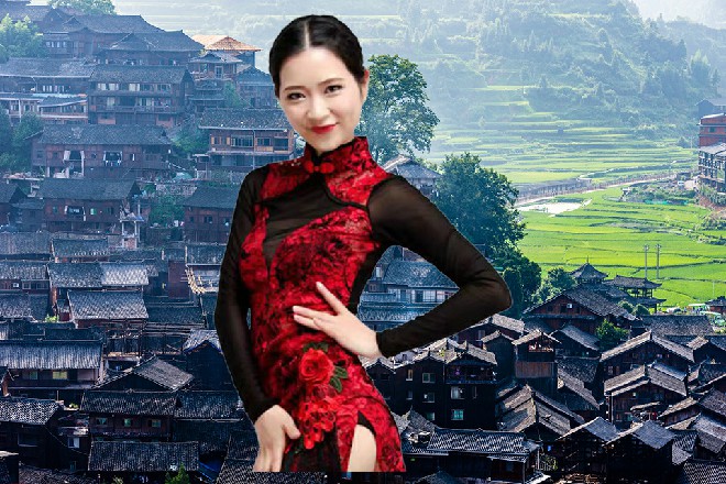 蓝水心好像很开心的模样，似乎吓唬到了若依，她很满意