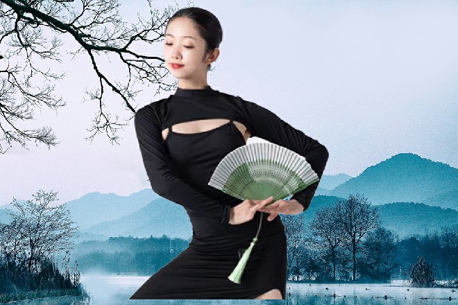 诺曦S眉毛一扬，问道：何人何派，竟敢找我们的麻烦