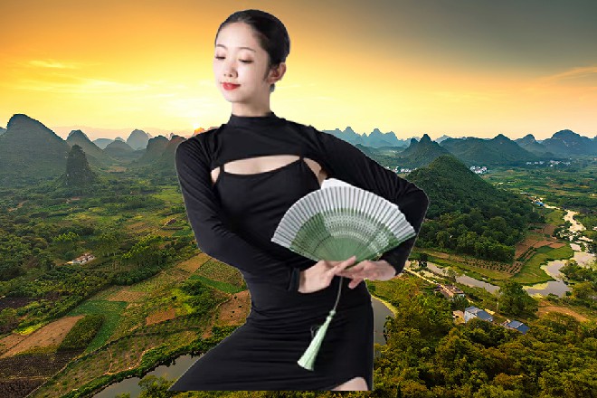 小女孩晃着说道：外面世界好玩么是不是有很多坏人