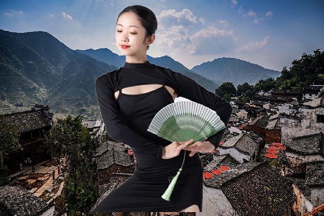 中间人开始善后，而红色妖姬已经收好长刀，回到了小诊所里面