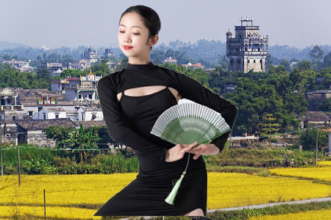龙先生只能叹了口气，他缓缓抬头，看着墙壁上面的秦海