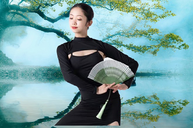 两枚炮弹撕碎了巨型恶魔的嘴巴，让它在鲜血中惨叫连连