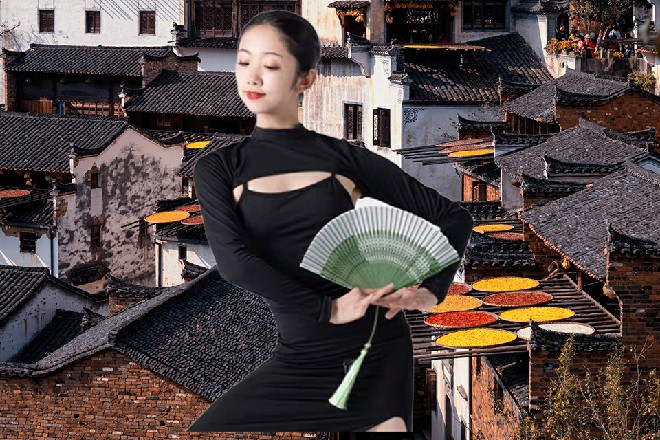 诺曦S说着，膝盖抬了起来，直接顶在了唐杰的腹部上