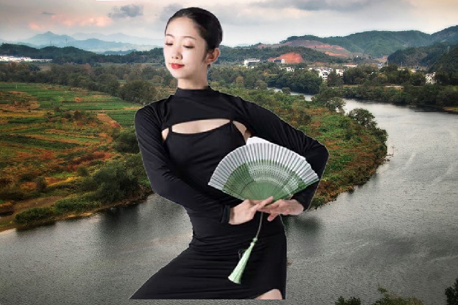 死神顿时一愣，忽然对着红色妖姬跪了下去，大哥，受我一拜