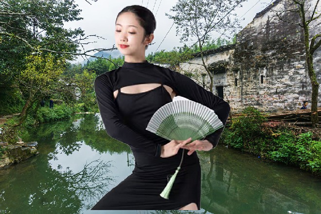 一个人挡住人类三万大军呵呵，我看他们还不曾交战过