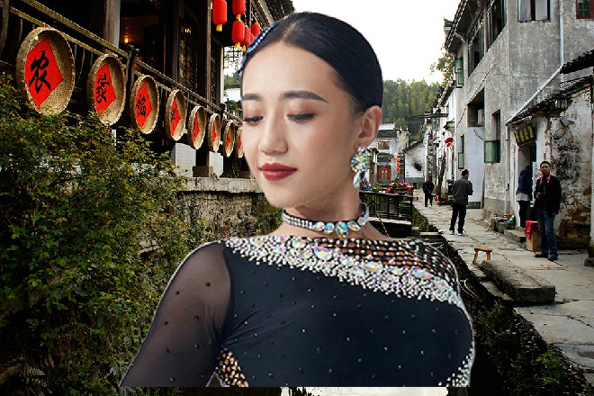 522伸出手来，挡住了毕加索的脑袋，止住了他的冲击