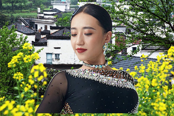 若依说着，护体罡气也打开来，站在那里凝视着草薙上司