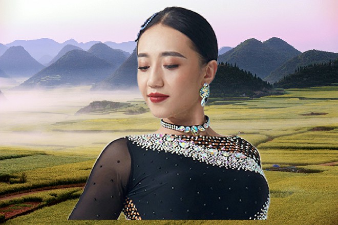 龙老爷子坐在那里，淡淡地说道：我老了，也该让位了