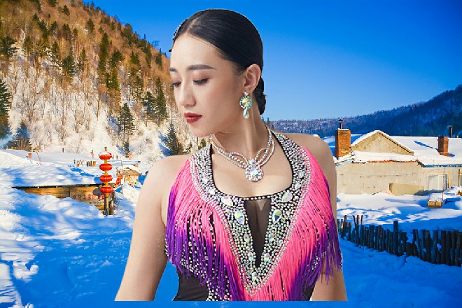 苏曼s心里也是一沉，莫非抢军火的事情，被赤炎帮的人知道了