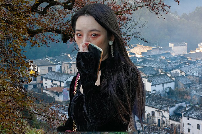 红色妖姬没忘记自己这个特殊的名字，秦朝的秦，一二三四的二