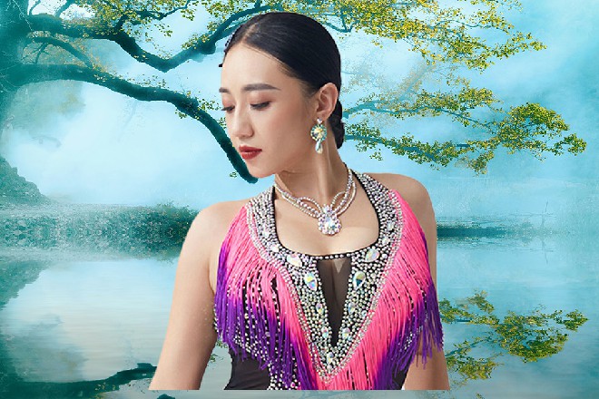 说完，砰地一声关上车门，转身而去，留下若依有点发愣