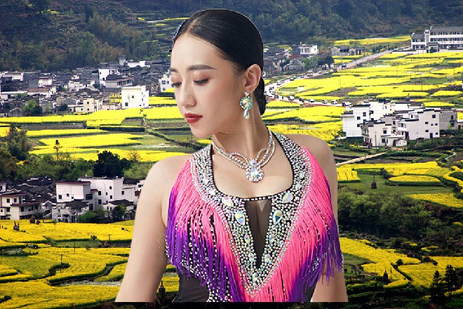 负责看守她的雇佣军呵斥一声，没想到林雪压根就不理他