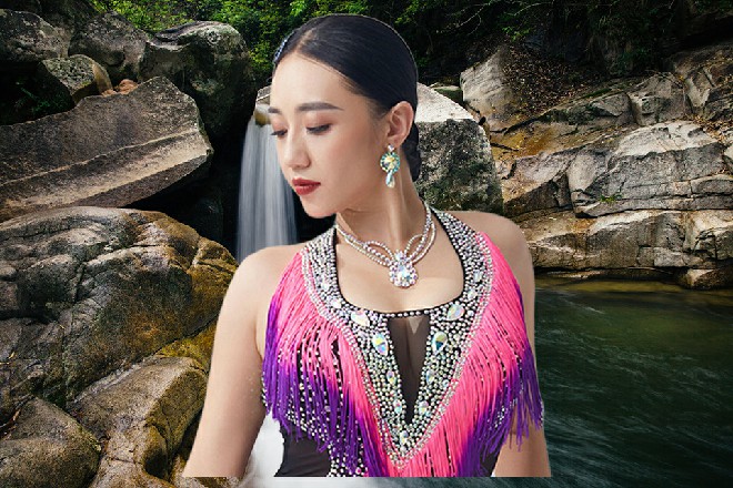 这托尼长得本来就有点凶，这么一来还真把墨大锤给吓着了