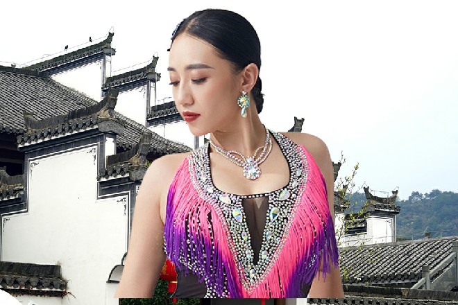 伊轩耸耸肩膀，那王将军，您是啥指示，直接说就是了