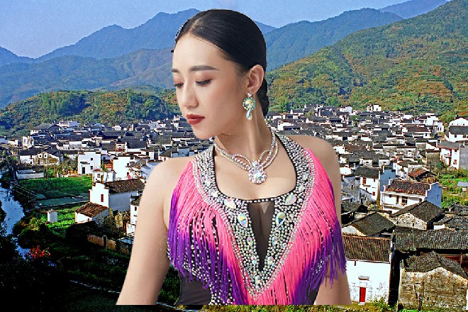 金九咬牙切齿，恶狠狠地看着苏曼s，似乎想把他生吞活剥一般