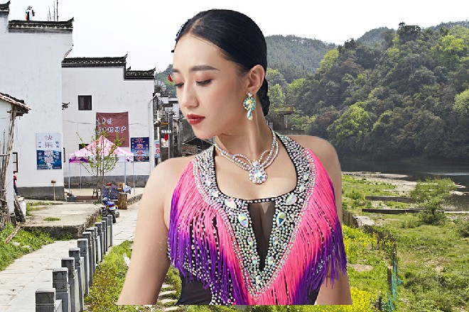 王玥抱着胳膊，问道：你是不是太多情了呢，我的大情圣
