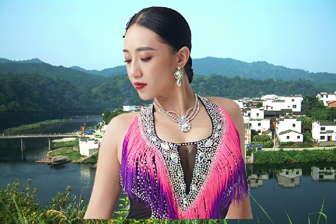 红色妖姬第一次报上了自己的师门，唐燕却好像没听过这个门派