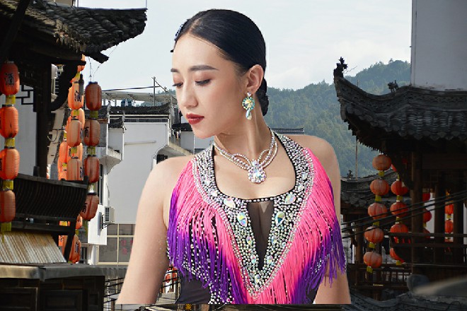 王玥晃着手指头，拖着长音说道：我，是你，老婆，