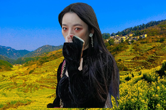 说着，他一伸手，三叉戟点在旁边一只巨大的螃蟹上面