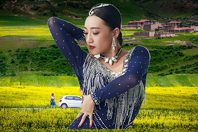 朱雀依然忠诚地跪在那里，对着天空中消失的身影说道
