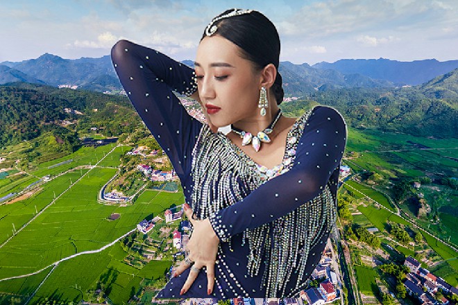 小秦啊，不要急着走嘛，难道这么讨厌我这个老头么