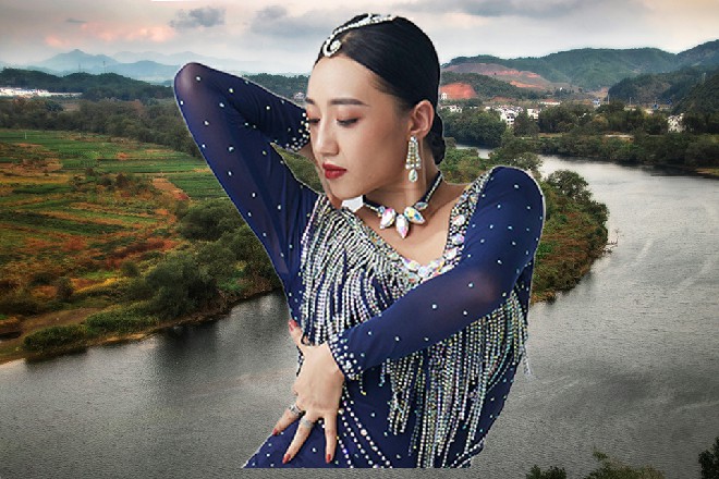整个房子都跟着颤动起来，加斯特忽然有了一种恐惧感