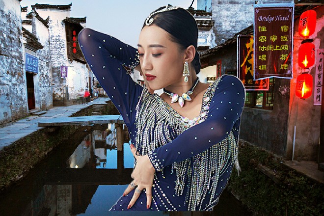 这火锅城的客人们哪敢说个不字，一个个直接往门外溜去
