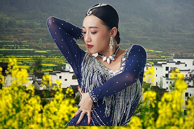 说着，他这才领着诺曦S，大摇大摆地从这里走了出去