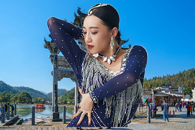就在这时候，伊轩的身后忽然传来一个有点熟悉的声音