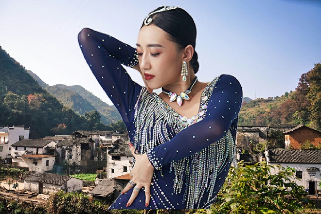 若依活动了一下筋骨，然后说道：以后就多仰仗大小姐了