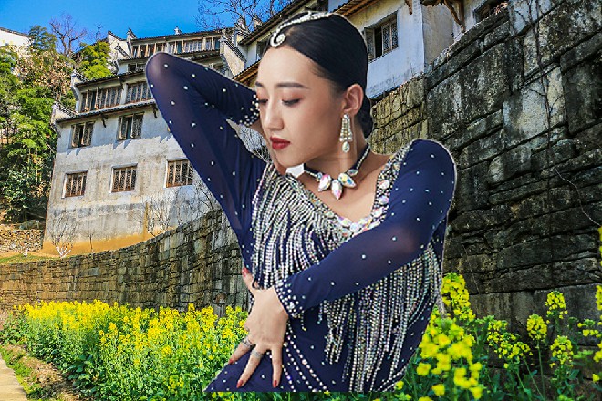 埃隆说着，粒子炮在掌心凝聚，就准备把若依给轰成渣渣