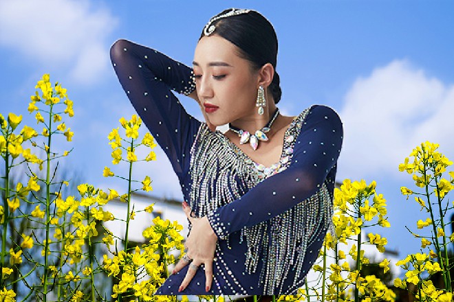 后面紫罗兰的小弟们也吓坏了，他们没想到竟然会变成这样