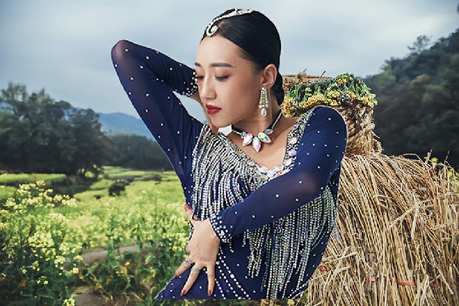 董晴也愣住了，这家伙竟然还隐藏了如此可怕的战斗力