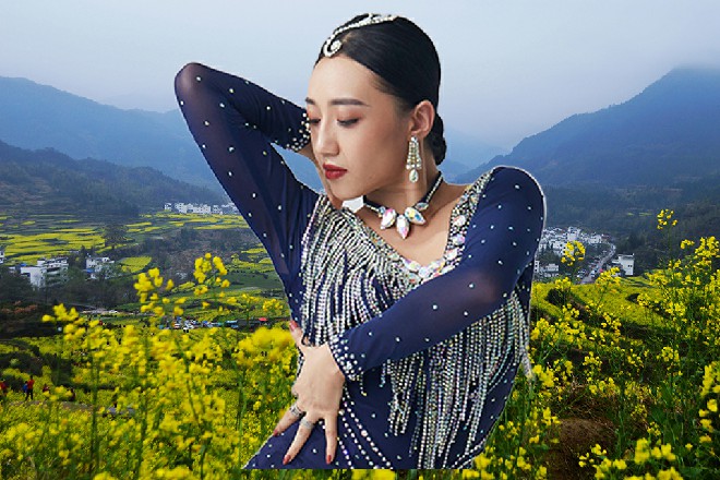 龙娇娇根本不理睬这个女人，她继续向着自己的办公室走去