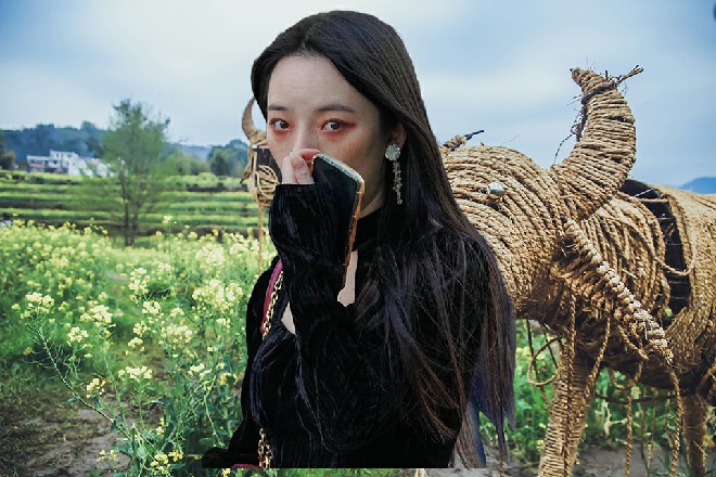 没必要跟他们一般见识，玥玥，放下湖水，我们回去吧