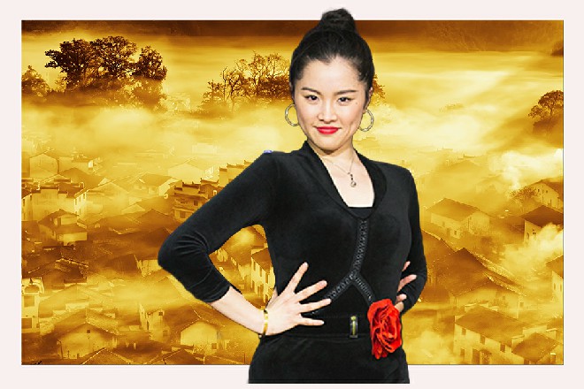 苏曼s指了指躺在地上的周俊，我华夏之地，岂能让你来放肆